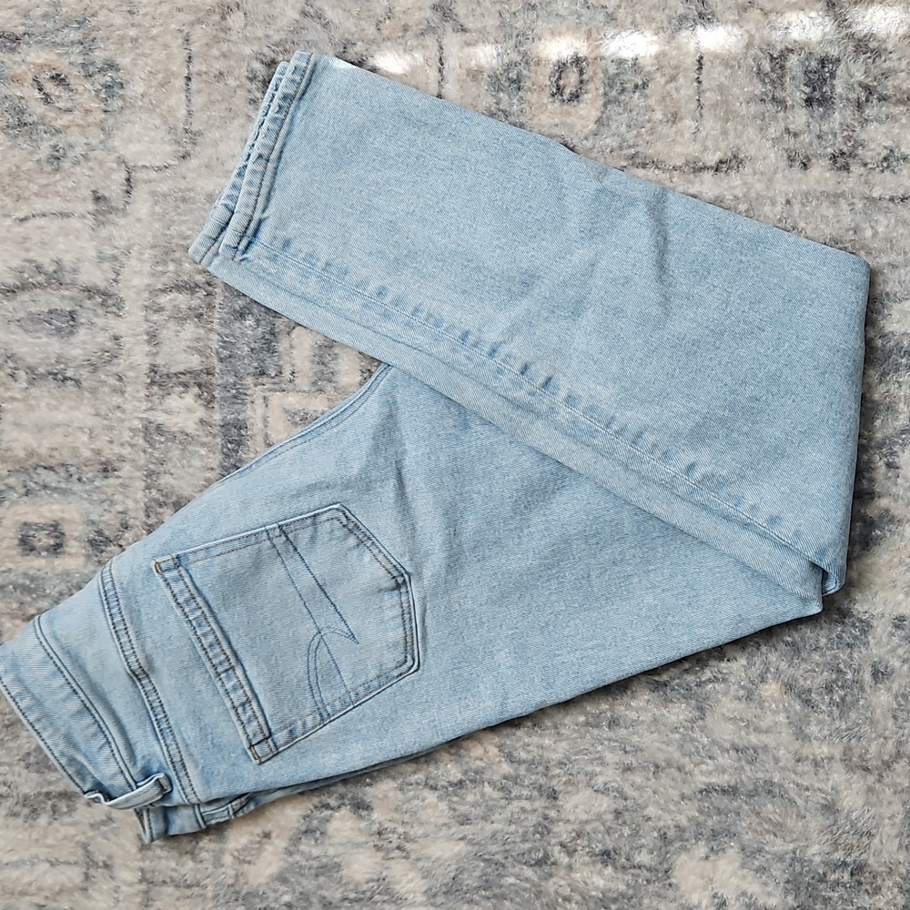 American Eagle Strigid Mom Jean